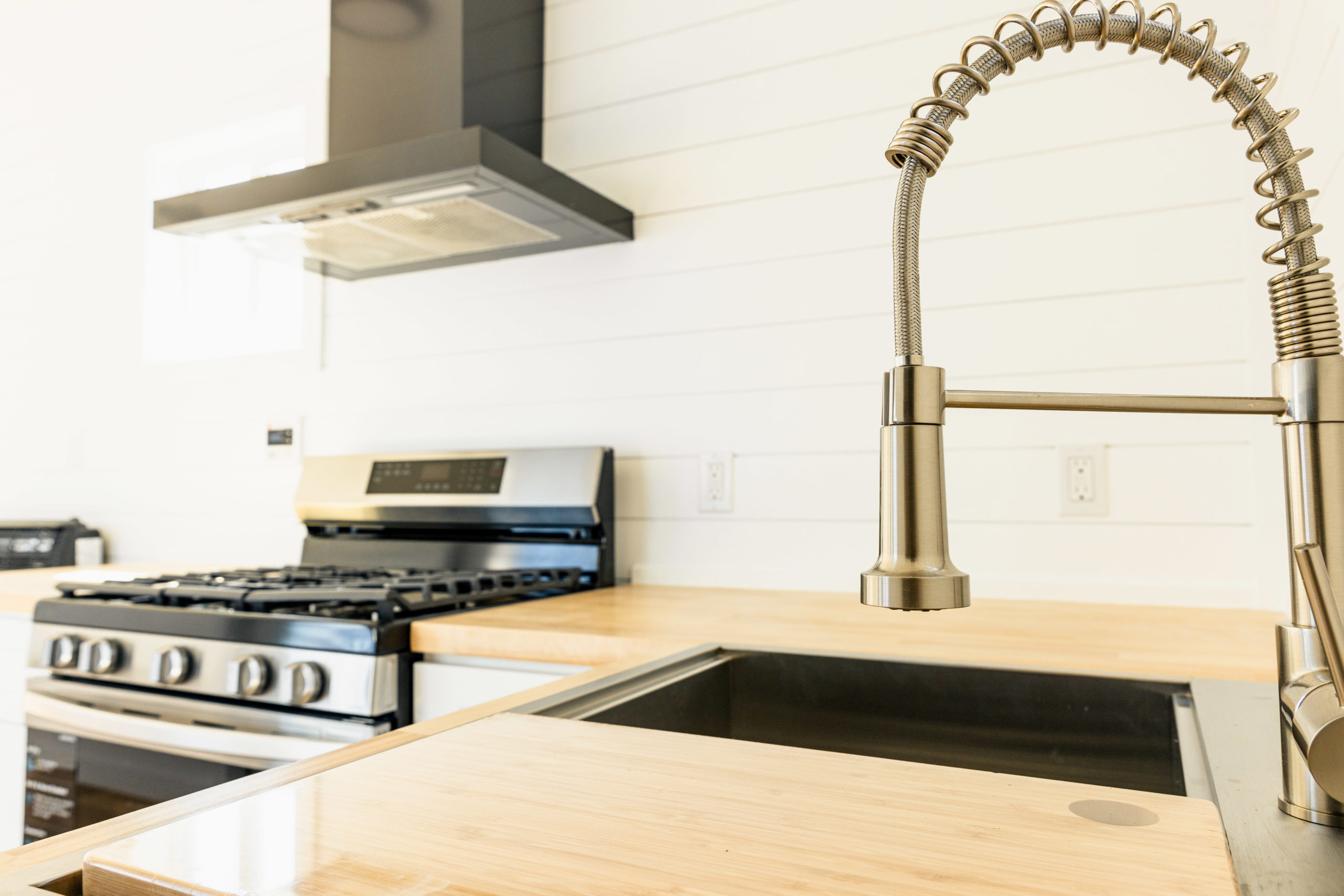 The Joshua - luxury container home 8